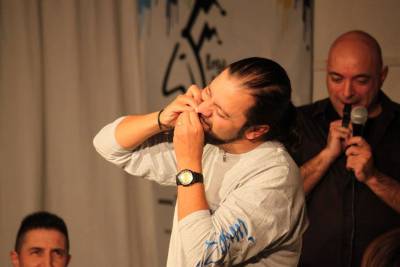  Francesco playing with the improzac improv group